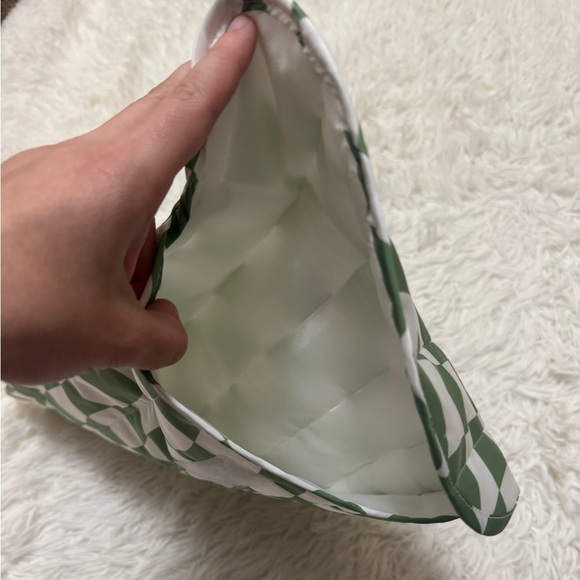 13” Green and White Checkered Pouch Checkered Laptop Sleeve IPad Sleeve - Picture 3 of 5